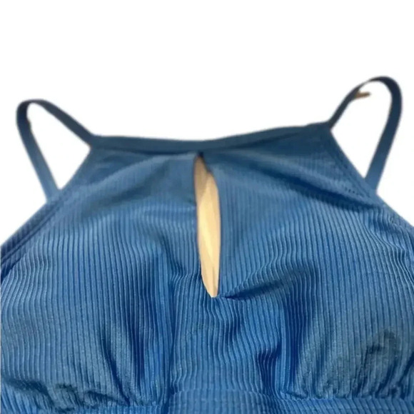 ELLEN TRACY Women's Standard One-Piece Swimsuit with Neck Cut Size 8 NWT - Picture 2 of 8